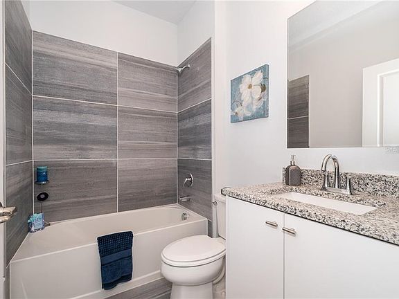 3rd image of 40 Orchid Ln