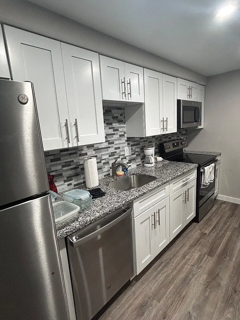 1 bed, 1000 sqft, $1,300 — Photo 3