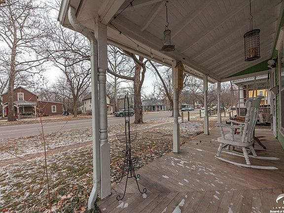 1307  Connecticut Lawrence, KS listing photo #4