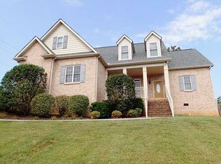 579 Glenridge Ln, Lenoir City, TN 37771