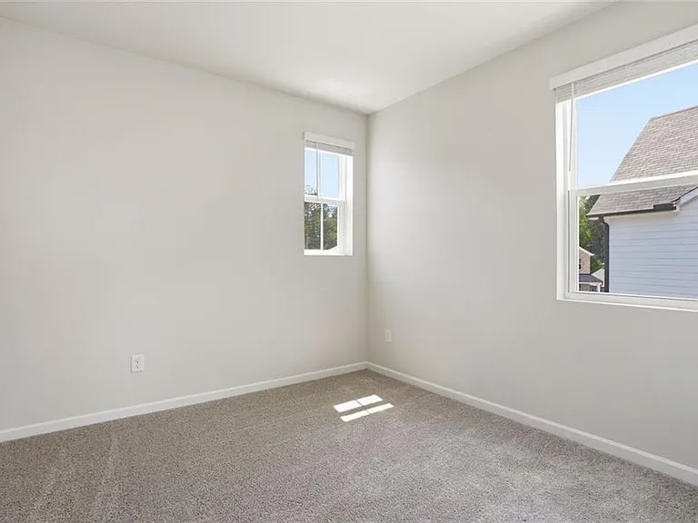 142 Henley St W #11 — Photo 20