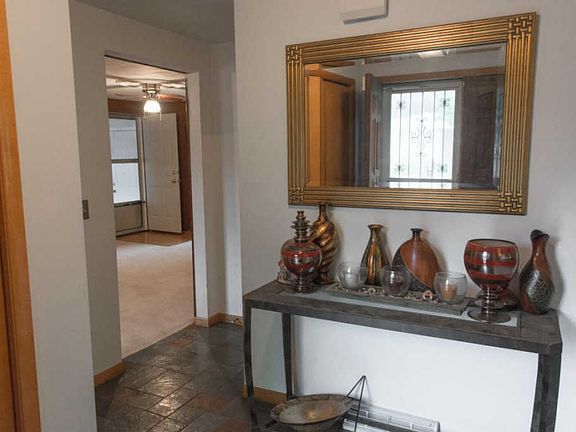 3rd image of 212 Beverly Ln