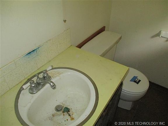 5th image of 310 Highland Ave