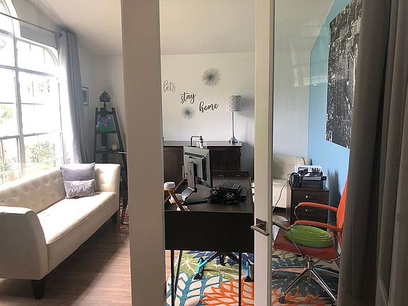 Office guest room Murphy bed