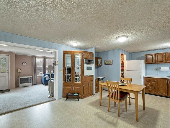 4th image of 9 Hemlock Drive
