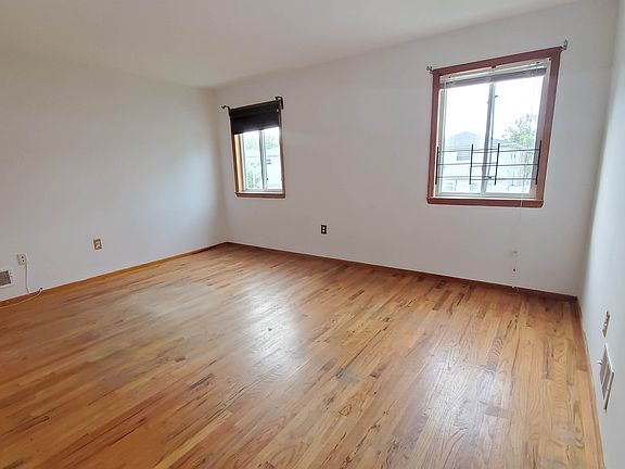 5th image of 93 Brielle Ave
