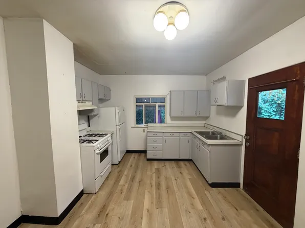 2522 Leticoe St APT 2, Pittsburgh, PA 15203