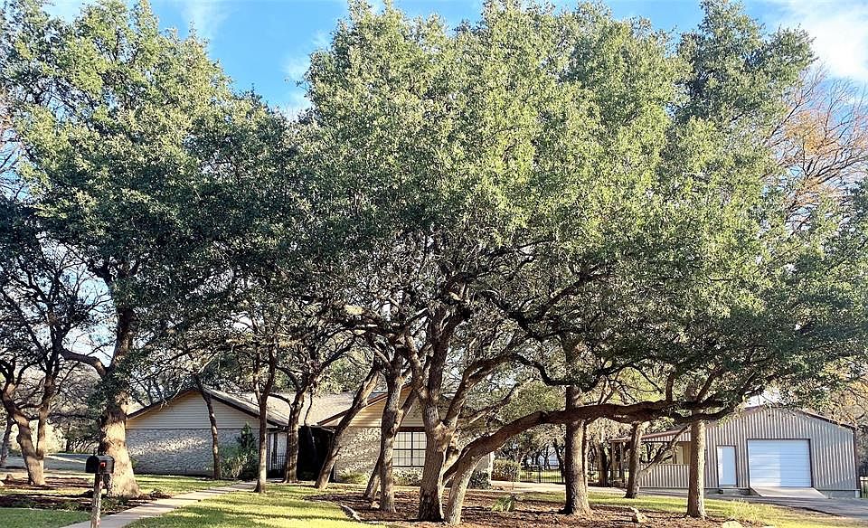 1st image of 208 E Esparada Dr