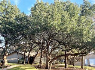 208 E Esparada Dr, Georgetown, TX 78628