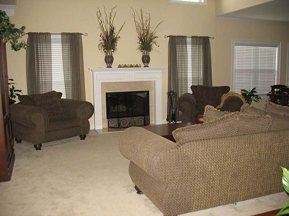 4th image of 8105 Powhattan Ct