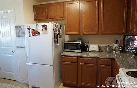 4th image of 941 Brown Rock Dr