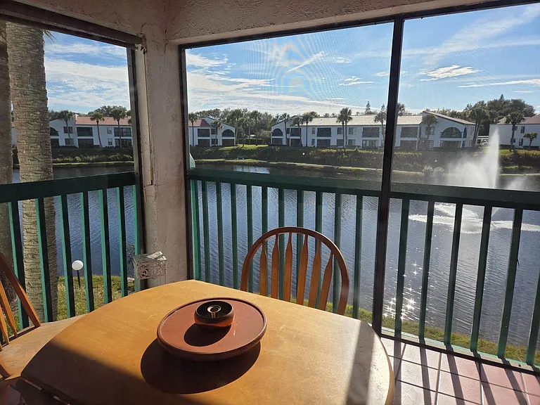 4915 Casablanca Cir #H-22 — Photo 18