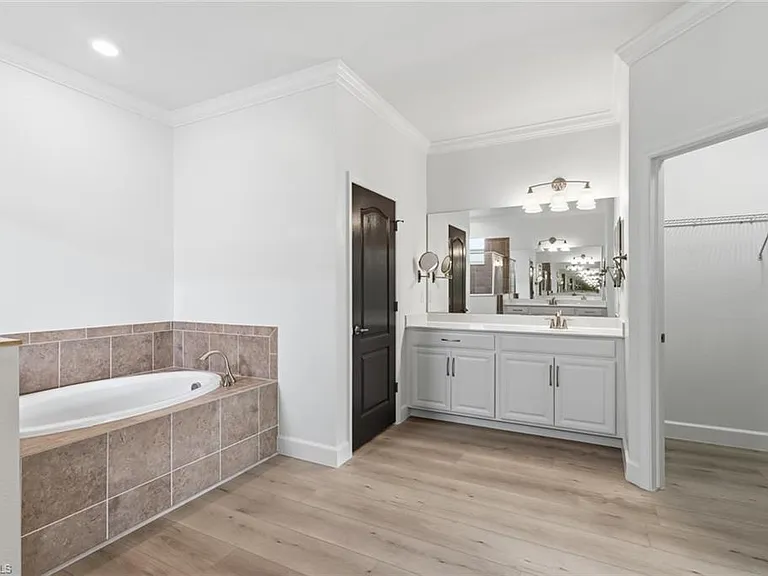 2290 Vermont Ln — Photo 17