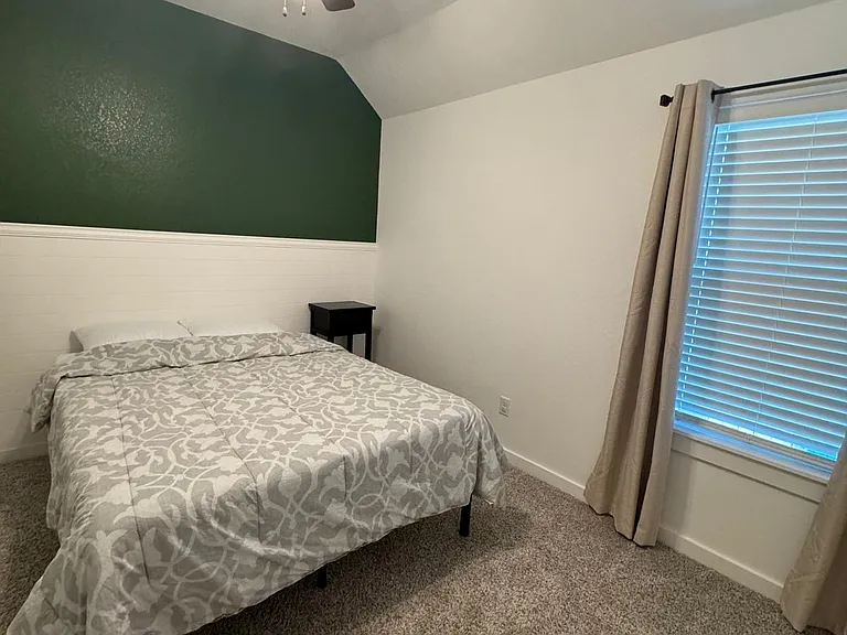 1923 Cambria Dr — Photo 9