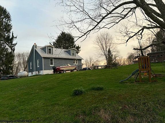 3rd image of 395 Norris Ridge Rd