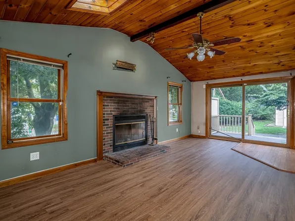 56 Colburn St, Leominster, MA 01453