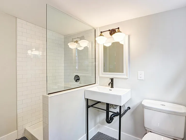 1907 P St #2 — Photo 11