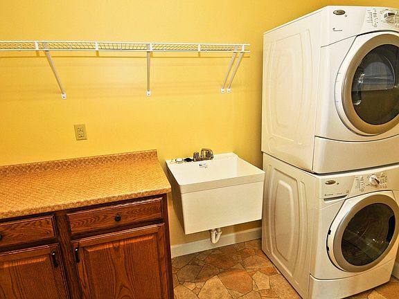 2nd image of 501 Crawford Ave #301