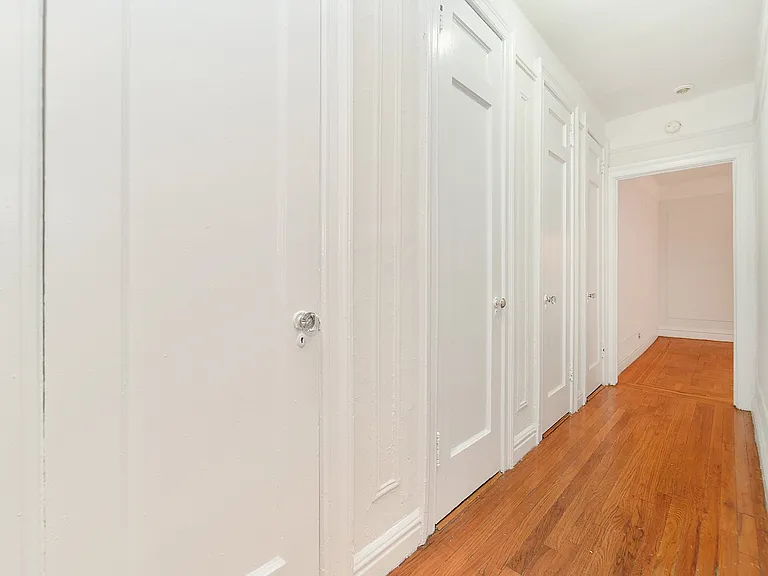 56 Bennett Ave #1K — Photo 8