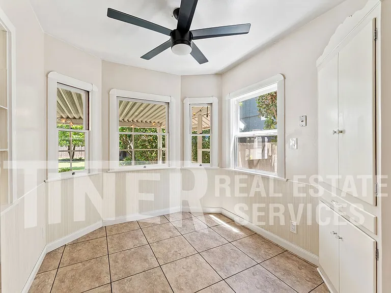 1067 Perkins Way — Photo 11
