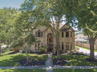 1901 Pebble Ln, Friendswood, TX 77546