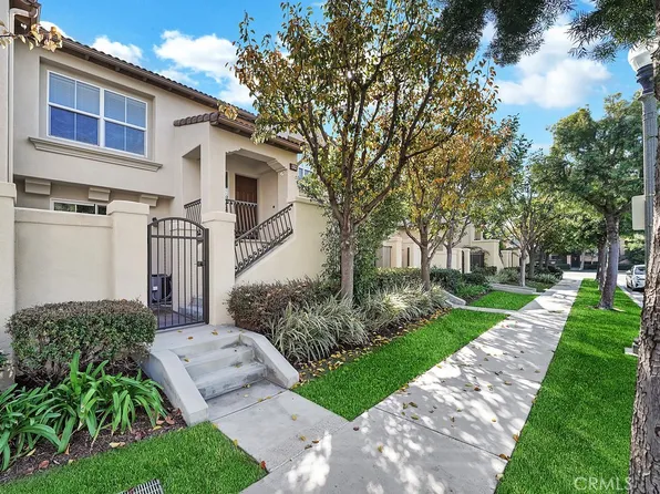 32 League, Irvine, CA 92602