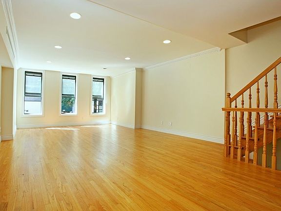 2nd image of 365 E 62nd St #0