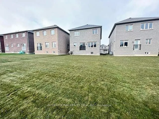 240 Ridley Cres — Photo 36