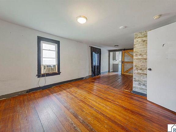 3rd image of 307 S Mill St