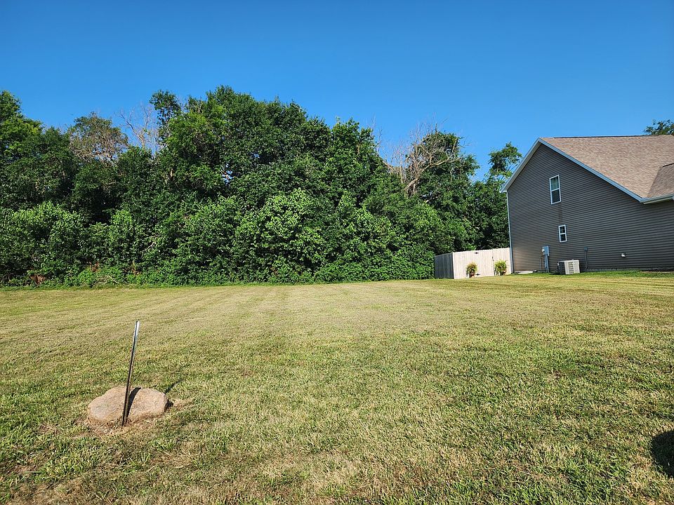 2nd image of 10 Lone Oak Ct