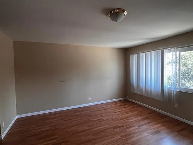 216 Bancroft Ave — Photo 13