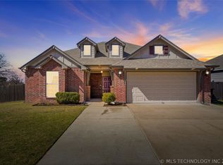 7314 S Laurel Pl, Broken Arrow, OK 74011