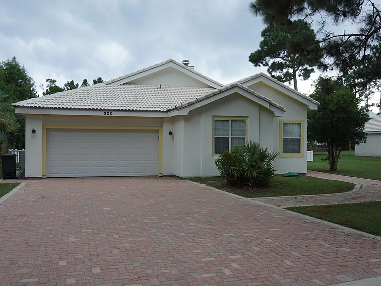 300 Somerset Bridge Rd — Photo 3