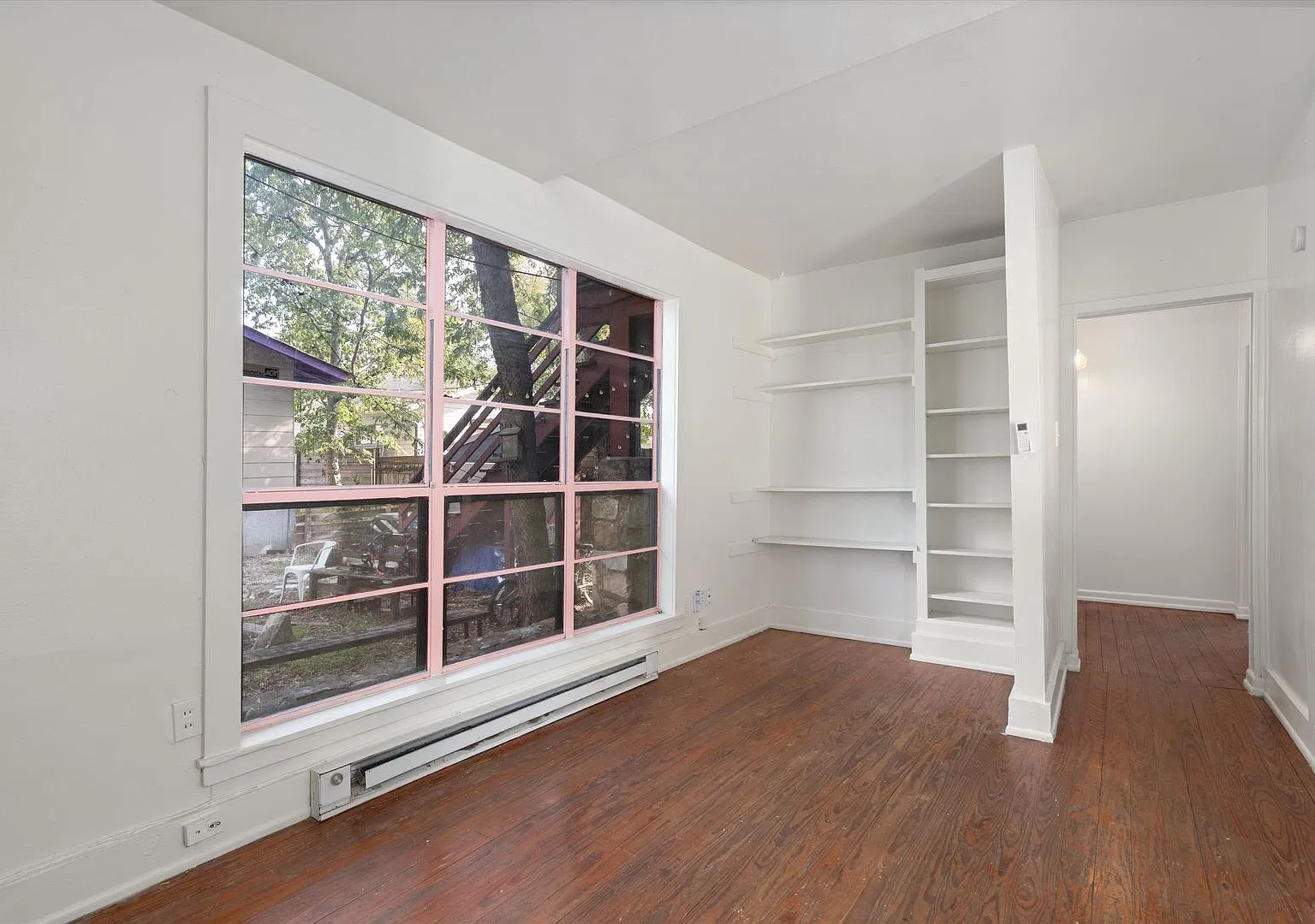 3404 1/2 Grooms St — Photo 3