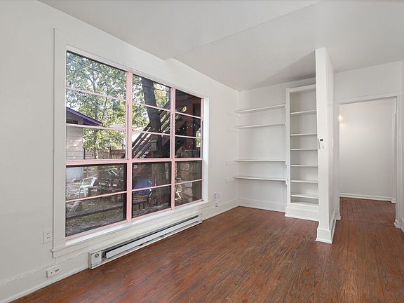 3rd image of 3404 1/2 Grooms St APT A