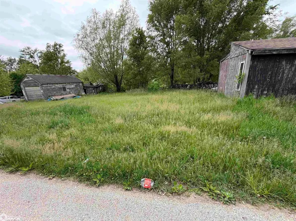 7th St, Steamboat Rock, IA 50672