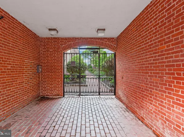 772 S Front St APT 104, Philadelphia, PA 19147