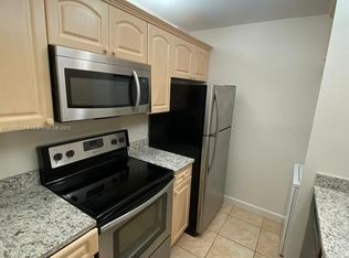 Lakewood Village, Coral Springs, FL 33071