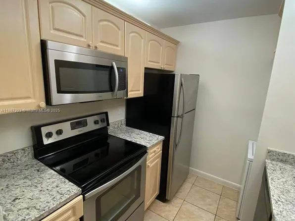 10194 Twin Lakes Dr #14-A, Coral Springs, FL 33071