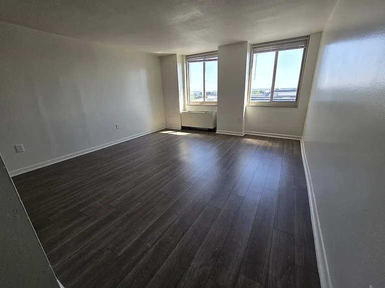 503 W Grace St #911 — Photo 8
