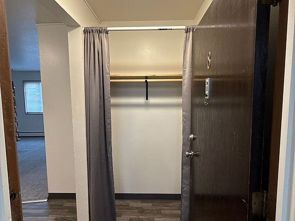 3rd image of 909 12th Ave NE APT 8