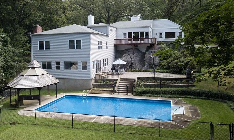 1st image of 93 N Mountain Dr