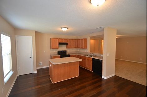 3rd image of 684 Picasso Ave
