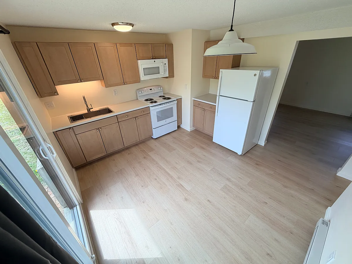 Building Photo - 4 Penwood Dr #1