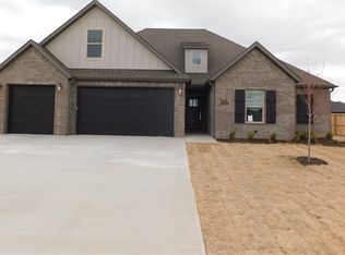 796 Perdido Ave, Tontitown, AR 72764