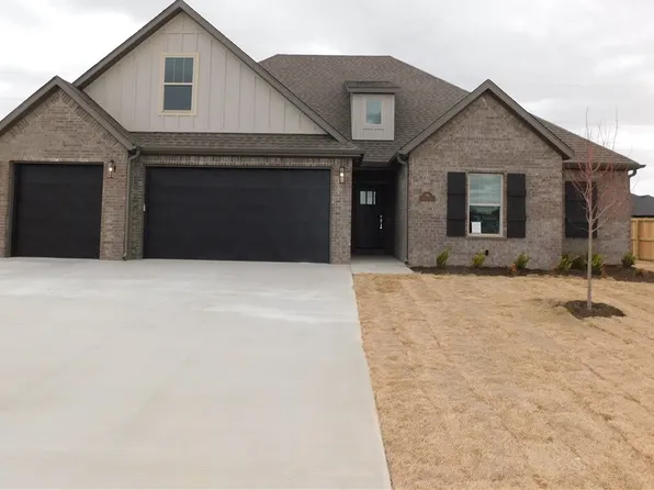 796 Perdido Ave, Tontitown, AR 72764