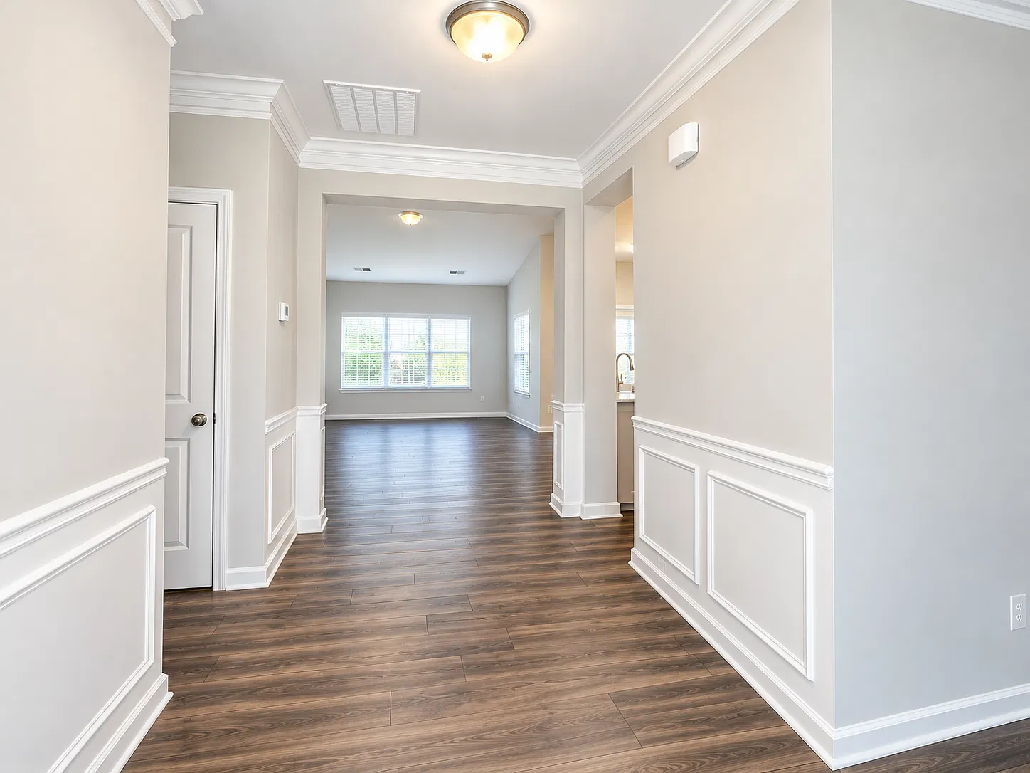 3 bed, 2100 sqft, $2,300 — Photo 2