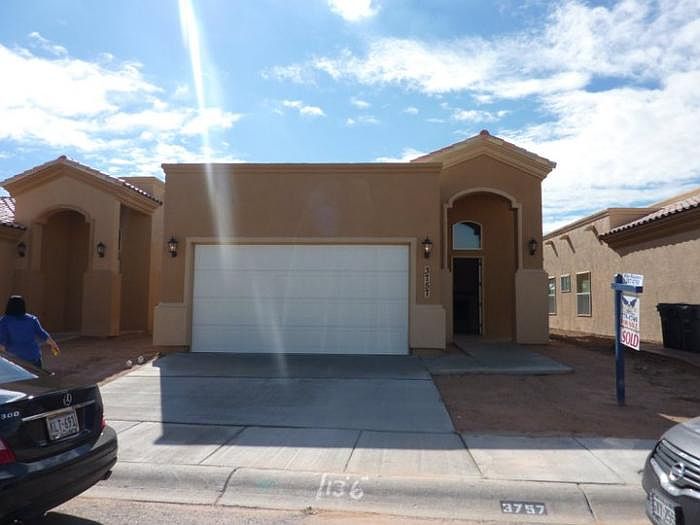 1st image of 3757 Coco Palm Dr