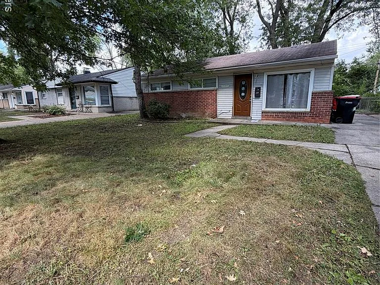 28148 Fairfax St — Photo 1