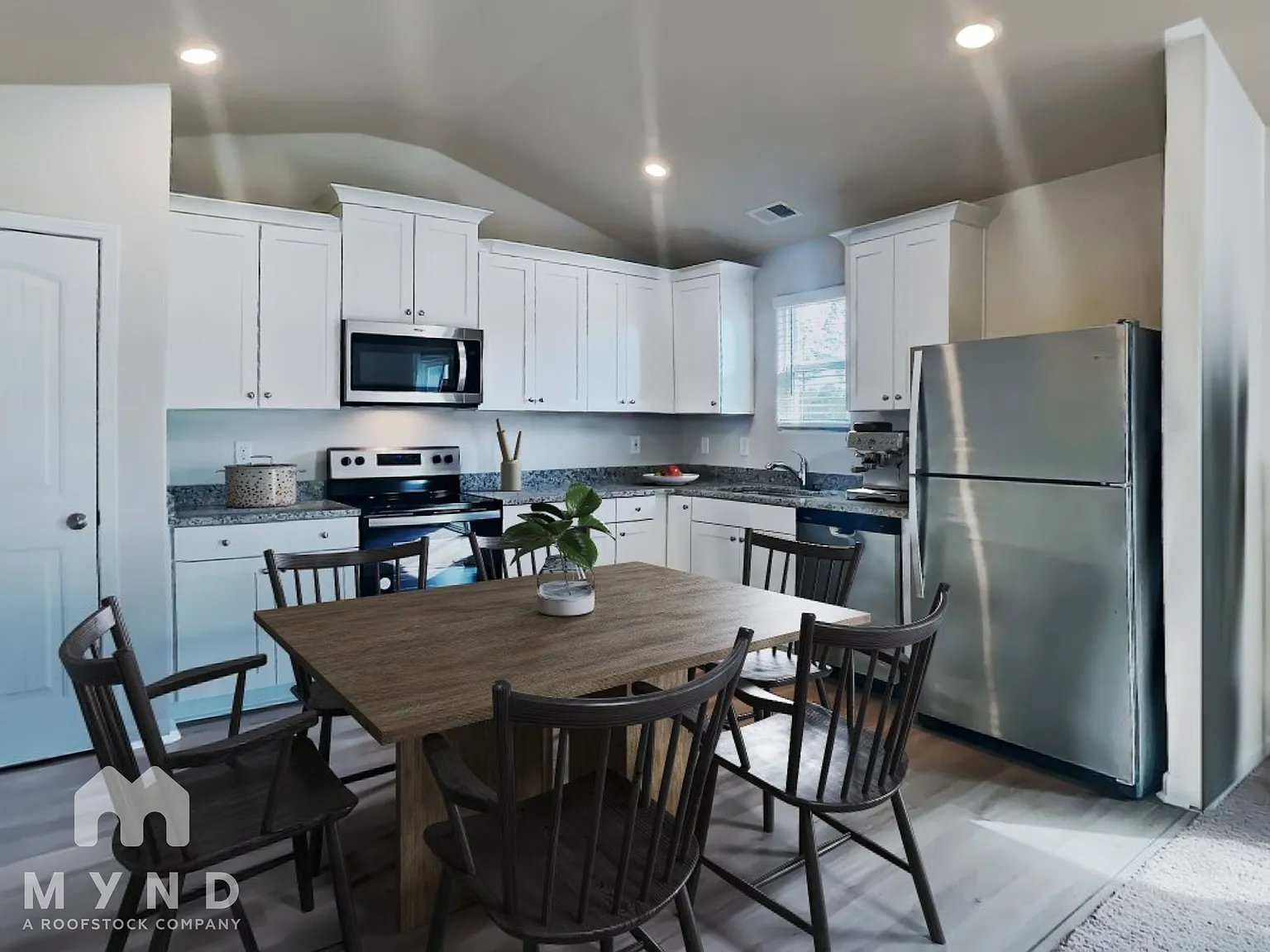 3 bed, 2.0 bath, 1173 sqft, $1,830 — Photo 2